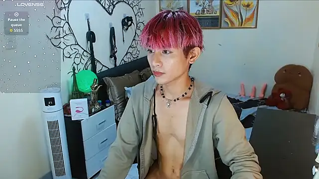 Snapshot of WildestTwink chatting on 2, 10, 2025 WildestTwink online show from 2, 10, 2025