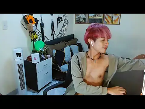 Snapshot of WildestTwink chatting on 8, 10, 2025 WildestTwink online show from 8, 10, 2025