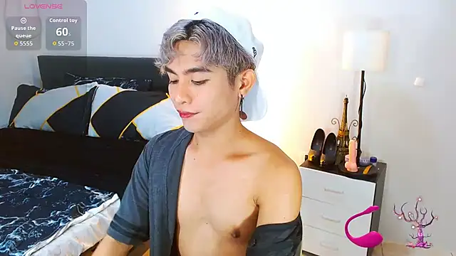 Snapshot of WildestTwink chatting on 25, 4, 2026 WildestTwink online show from 25, 4, 2026