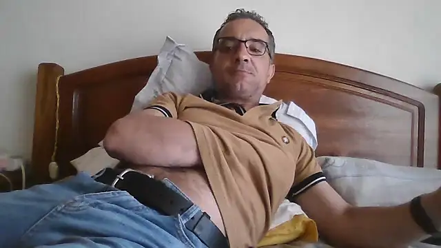 CarlosRocha73 online show from 9, 4, 2026