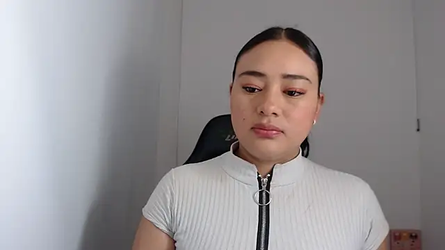 Snapshot of ReyleDoll chatting on 6, 12, 2024 ReyleDoll online show from 6, 12, 2024