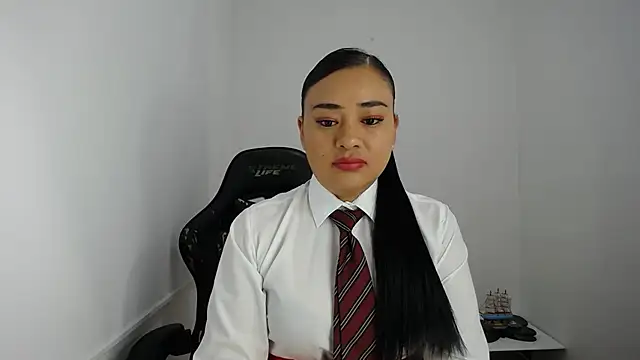 Snapshot of ReyleDoll chatting on 7, 1, 2025 ReyleDoll online show from 7, 1, 2025