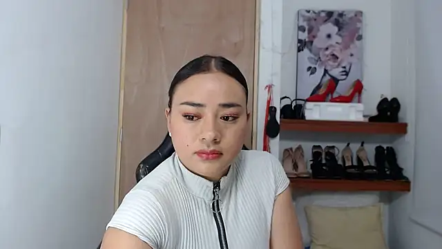 Snapshot of ReyleDoll chatting on 1, 2, 2025 ReyleDoll online show from 1, 2, 2025