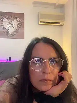 Snapshot of Chic_desire chatting on 26, 7, 2026 Chic desire online show from 26, 7, 2026