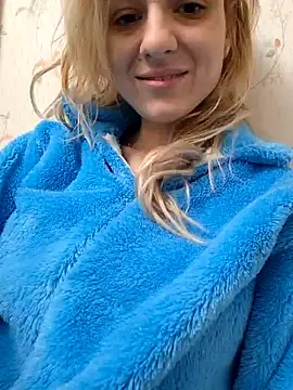 Snapshot of YogisticJuli666 chatting on 10, 12, 2024 YogisticJuli666 online show from 10, 12, 2024