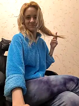Snapshot of YogisticJuli666 chatting on 27, 12, 2024 YogisticJuli666 online show from 27, 12, 2024