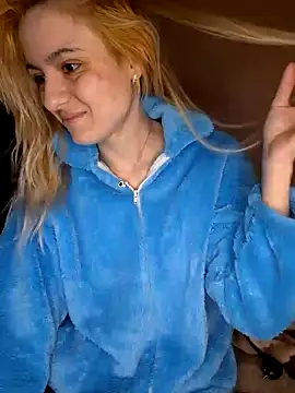 Snapshot of YogisticJuli666 chatting on 8, 1, 2025 YogisticJuli666 online show from 8, 1, 2025