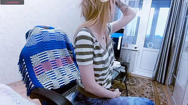 Snapshot of YogisticJuli666 chatting on 10, 1, 2025 YogisticJuli666 online show from 10, 1, 2025