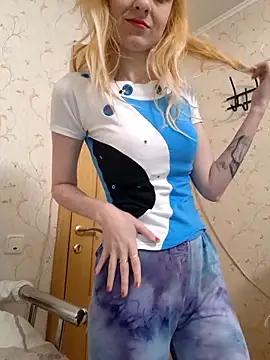 Snapshot of YogisticJuli666 chatting on 14, 2, 2025 YogisticJuli666 online show from 14, 2, 2025