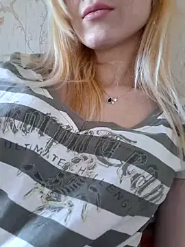 Snapshot of YogisticJuli666 chatting on 21, 2, 2025 YogisticJuli666 online show from 21, 2, 2025