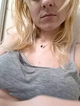 Snapshot of YogisticJuli666 chatting on 7, 3, 2025 YogisticJuli666 online show from 7, 3, 2025