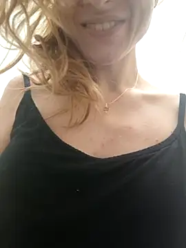 YogisticJuli666 online show from 17, 11, 2025