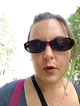 Snapshot of SwedishJennifer chatting on 4, 8, 2026 SwedishJennifer online show from 4, 8, 2026