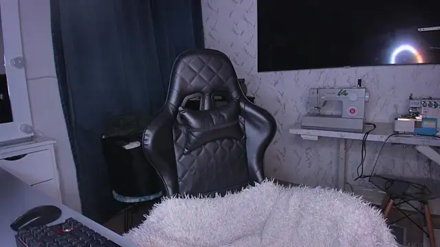 Lisegg  online show from 3, 2, 2025