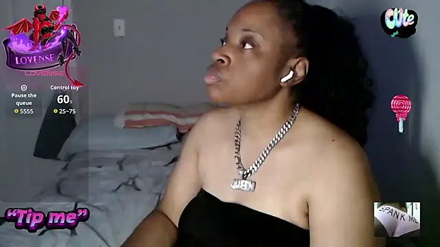 Sexymona1218 online show from 13, 11, 2025