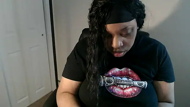 Snapshot of Sexymona1218 chatting on 27, 4, 2026 Sexymona1218 online show from 27, 4, 2026