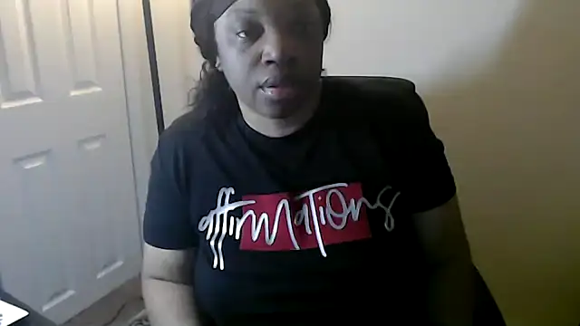 Snapshot of Sexymona1218 chatting on 19, 5, 2026 Sexymona1218 online show from 19, 5, 2026