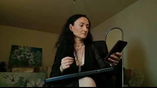 lara heaven online show from 15, 9, 2025