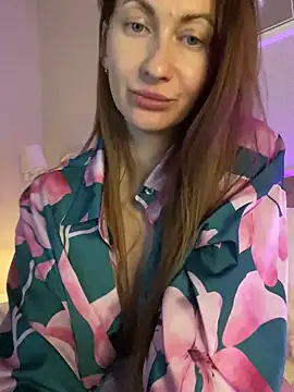 Luna Hoty online show from 15, 3, 2025