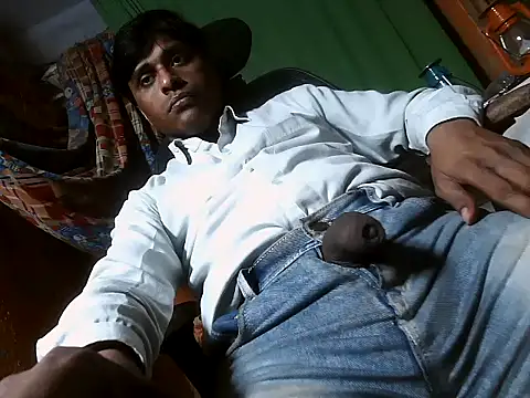 Snapshot of desiboy1101 chatting on 1, 3, 2025 desiboy1101 online show from 1, 3, 2025