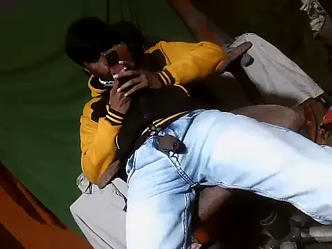 desiboy1101 online show from 15, 12, 2025