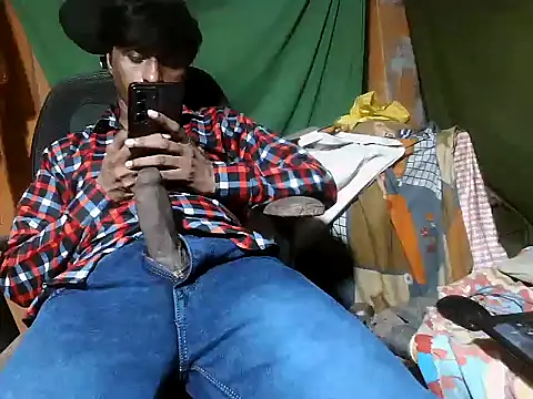Snapshot of desiboy1101 chatting on 3, 6, 2026 desiboy1101 online show from 3, 6, 2026