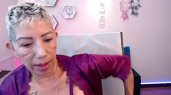 Snapshot of DevoraRose chatting on 1, 3, 2025 DevoraRose online show from 1, 3, 2025