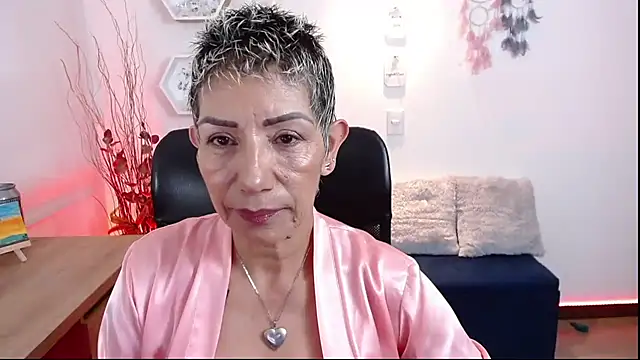 Snapshot of DevoraRose chatting on 28, 5, 2026 DevoraRose online show from 28, 5, 2026