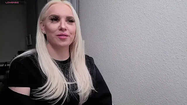 MIA-XXX online show from 8, 3, 2026