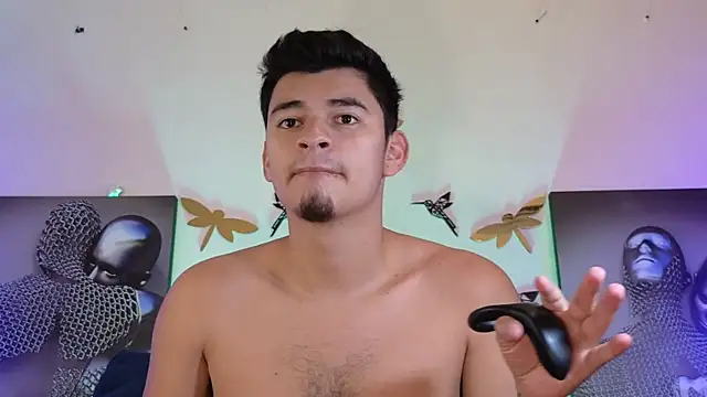 Snapshot of VikoHands chatting on 4, 12, 2025 VikoHands online show from 4, 12, 2025