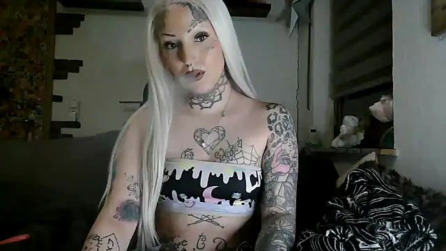 RoxxyInk online show from 5, 4, 2026