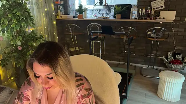 Monageil online show from 4, 3, 2026