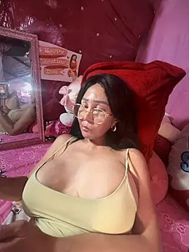 Snapshot of sweetieme chatting on 11, 3, 2025 sweetieme online show from 11, 3, 2025