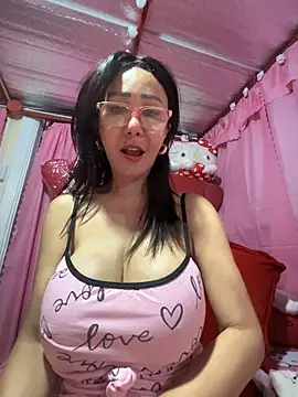 Snapshot of sweetieme chatting on 13, 3, 2025 sweetieme online show from 13, 3, 2025