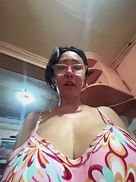 Snapshot of sweetieme chatting on 17, 3, 2025 sweetieme online show from 17, 3, 2025