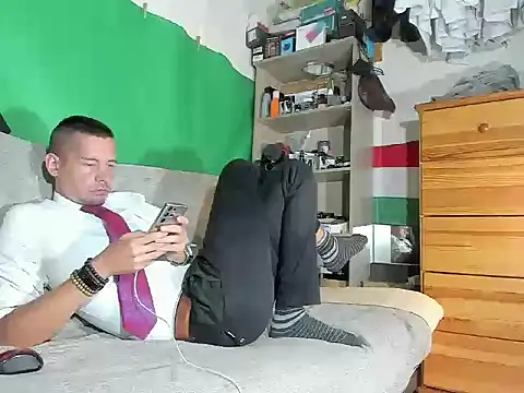 viraglaci18xh online show from 5, 10, 2025