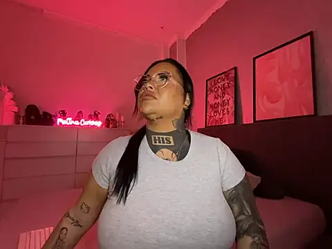  MelinaCurves  online show from 24, 2, 2025