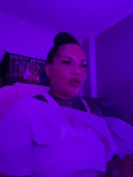 Snapshot of _MelinaCurves_ chatting on 22, 5, 2026 MelinaCurves online show from 22, 5, 2026
