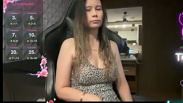 Leilacharlotte online show from 14, 12, 2025