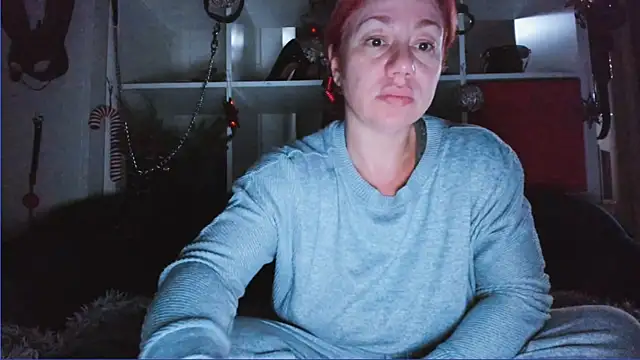 Ella  Kross online show from 19, 12, 2024