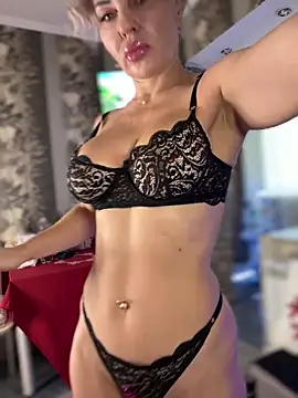 Snapshot of Hotnessi chatting on 15, 12, 2024 Hotnessi online show from 15, 12, 2024