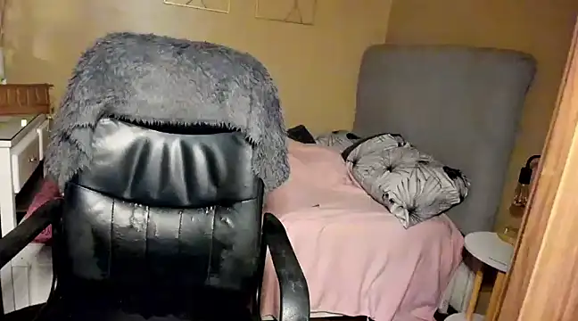 HOTnWILDalice online show from 23, 1, 2025