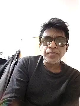 Snapshot of iamkahn_44 chatting on 18, 12, 2025 iamkahn 44 online show from 18, 12, 2025