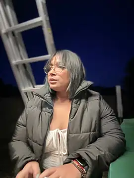 Snapshot of DannaaMeliza chatting on 7, 1, 2025 DannaaMeliza online show from 7, 1, 2025