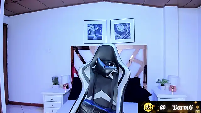 Lia Simons online show from 6, 2, 2025