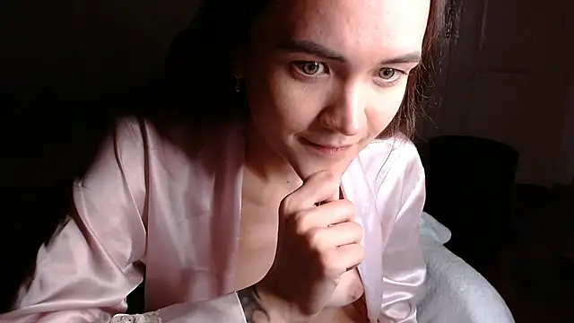Snapshot of EvelynGG chatting on 4, 1, 2025 EvelynGG online show from 4, 1, 2025