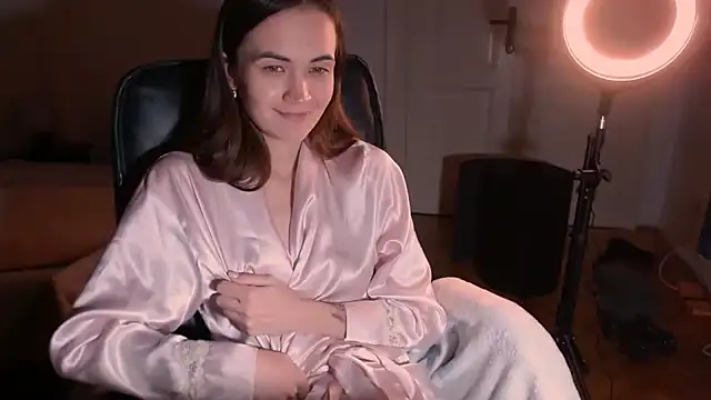 Snapshot of EvelynGG chatting on 10, 1, 2025 EvelynGG online show from 10, 1, 2025