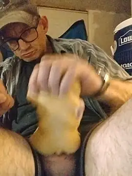 ROBERT0516 online show from 28, 10, 2025