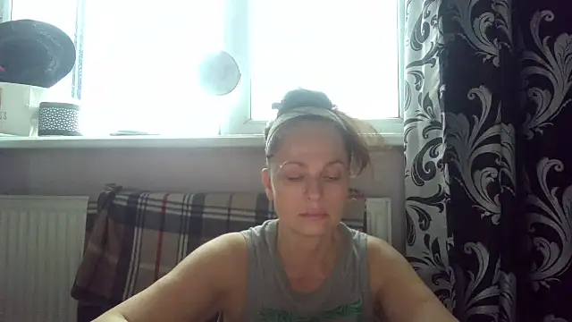 Snapshot of LindaStarS chatting on 3, 6, 2026 LindaStarS online show from 3, 6, 2026