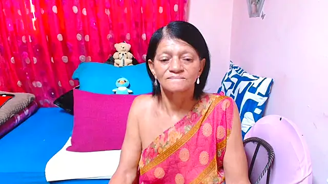 SLUTTYROXY online show from 5, 4, 2026